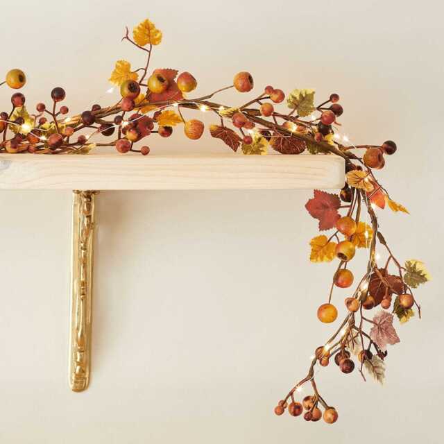 1.5m Pre Lit Berry Autumn Garland - image 1