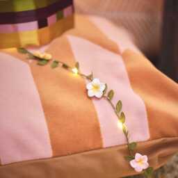 2m Wilderness Daisy Micro Light Garland