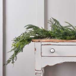 1.8m Deluxe Christmas Foliage Garland - thumbnail 1