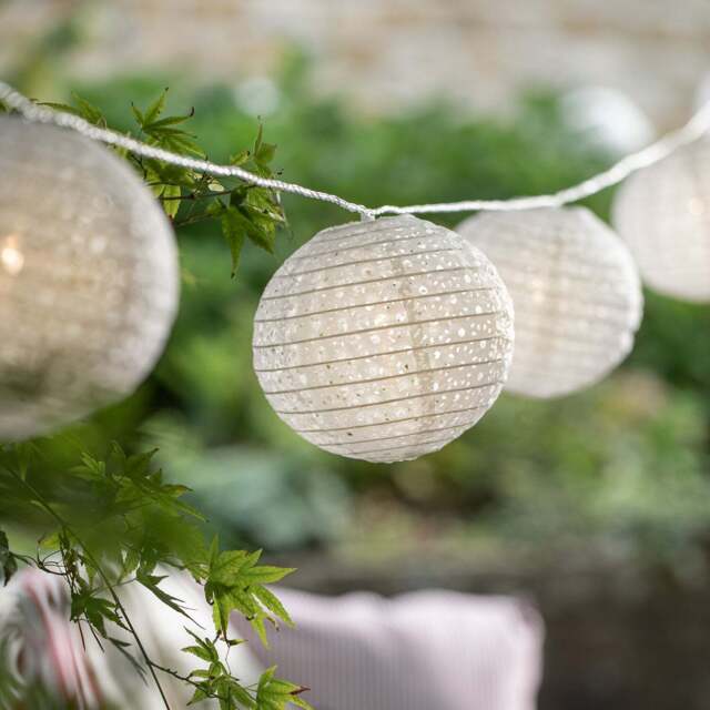 4m Connectable Weather-Resistant Cut Out Lantern (10) Plug in String Lights - image 1