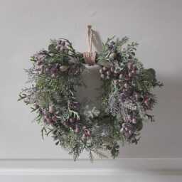 40cm Pre Lit Purple Berry Heart Wreath - thumbnail 2