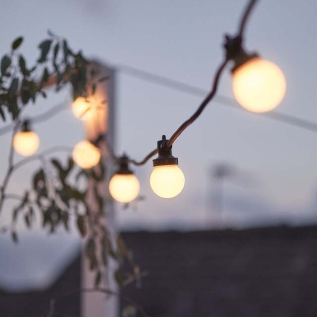 Pro Connect 15m 30 Warm White Connectable Festoon Lights Black Cable - image 1