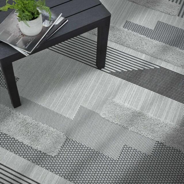 Geometric Print Outdoor Rug - Black & Grey, 120 x 170cm