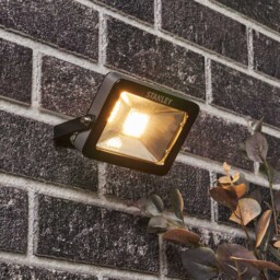 Stanley Zurich Outdoor 10 Watt LED Flood Light - Warm White - Black - thumbnail 4