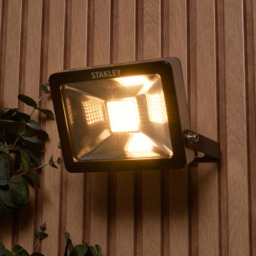 Stanley Zurich Outdoor 20 Watt LED Flood Light - Warm White - Black - thumbnail 5