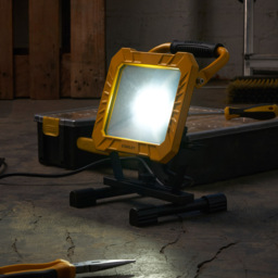Stanley 33 Watt LED Portable Outdoor Work Light - Yellow and Black - thumbnail 6