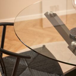 Heaven Round Dining Table with Clear Glass Top and Black Legs 119x75.5cm - thumbnail 2