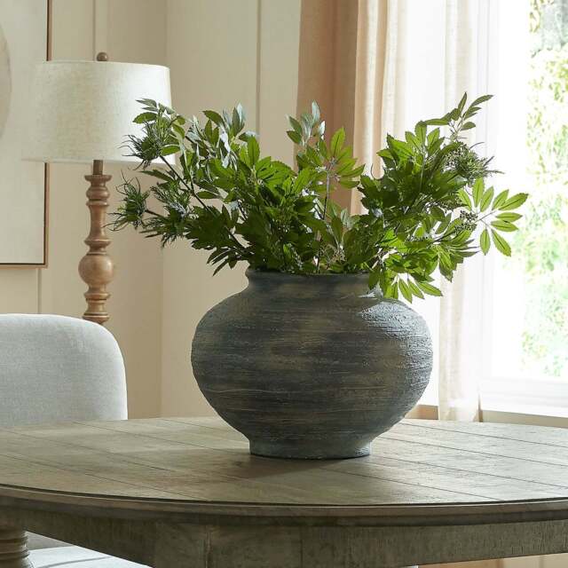 Stable & Sculptural: The Marra Squat Vase - image 1