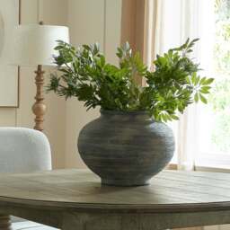 Stable & Sculptural: The Marra Squat Vase - thumbnail 1
