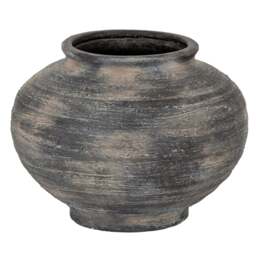 Stable & Sculptural: The Marra Squat Vase - thumbnail 2