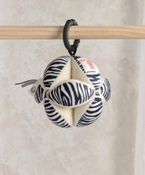 Monochrome Clutch Ball Toy