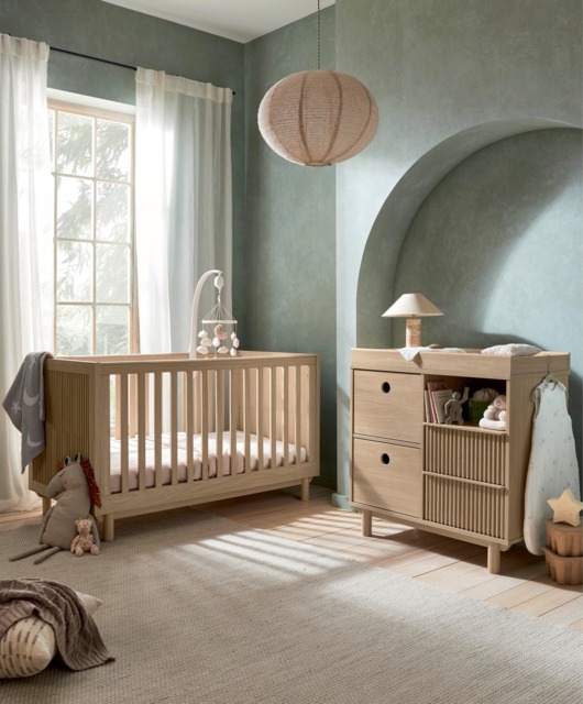 Oska 2 Piece Cotbed Set with Dresser Changer - Oak