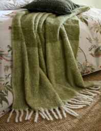 Laura Ashley Bronwen Tassled Throw with Wool Green Mix