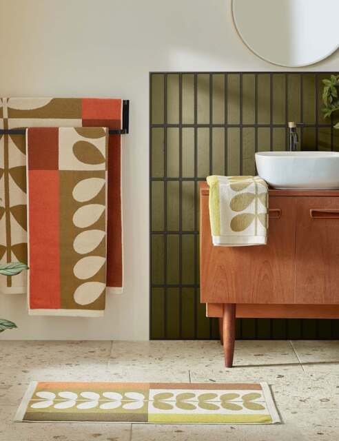 Orla Kiely Pure Cotton Stem Check Towel Brown Mix