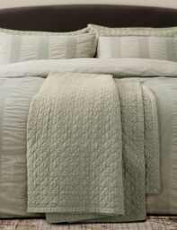 Bedeck of Belfast Pure Cotton Stonewashed Quilted Throw Green