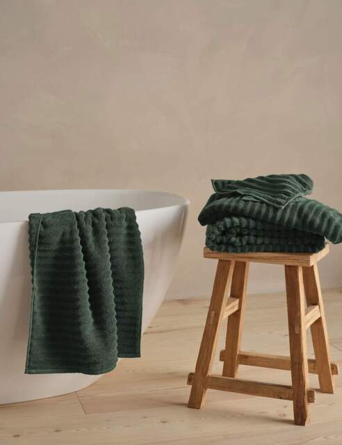 Bedfolk The Ripple Pure Turkish Cotton Towel Dark Green
