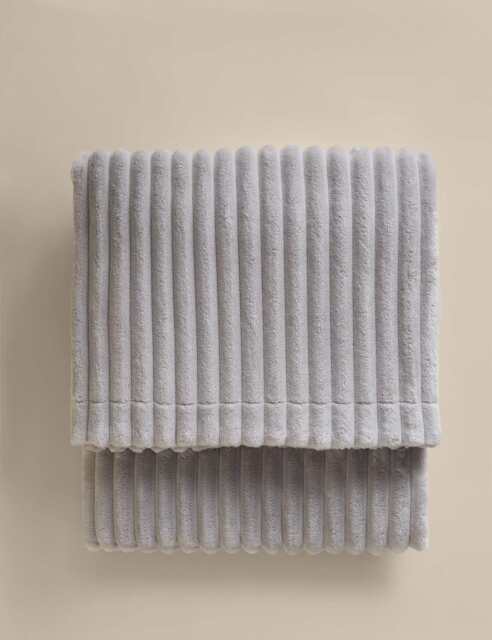 M&S Fleece Ribbed Throw Dove