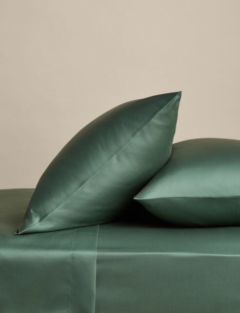 M&S 2 Pack Egyptian Cotton 400 Thread Count Silky Pillowcases Smokey Green