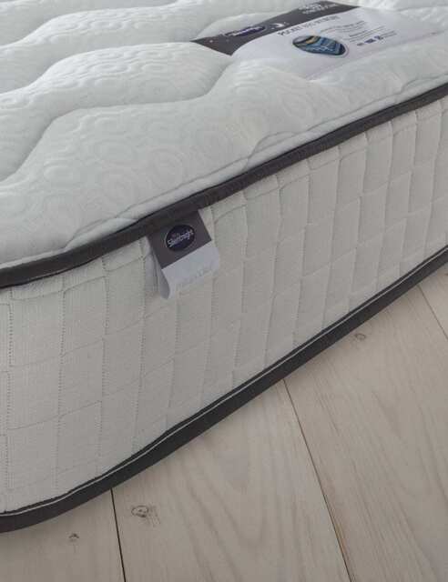 Silentnight 800 Memory Foam Pocket Spring Medium Mattress White