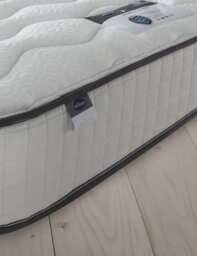 Silentnight 800 Memory Foam Pocket Spring Medium Mattress White