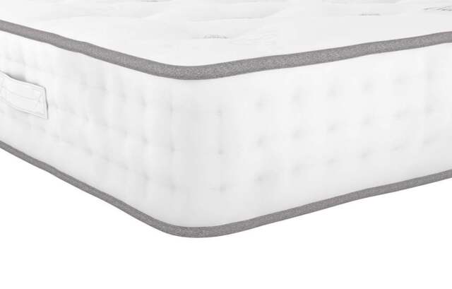 M&S 2500 British Wool Pocket Spring Medium Mattress White