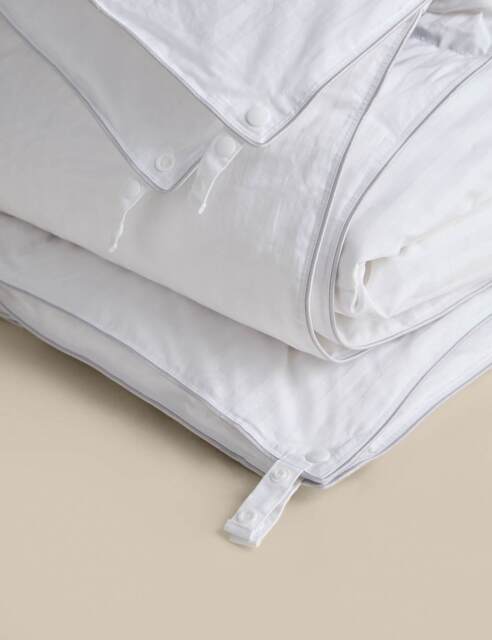 M&S Hungarian Goose Down 13.5 Tog All Seasons 3-in-1 Duvet White