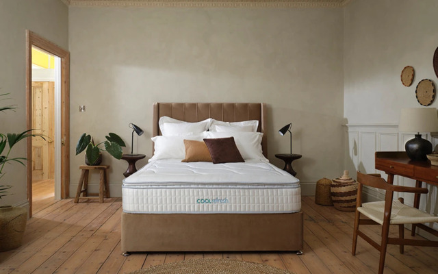 Sleepeezee Cool Refresh 2300 Pocket Pillow Top Mattress, King Size