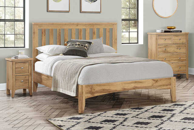 Hampstead Wooden Bed, Small Double
