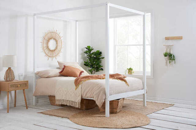 Mercia White Four Poster Bed, King Size