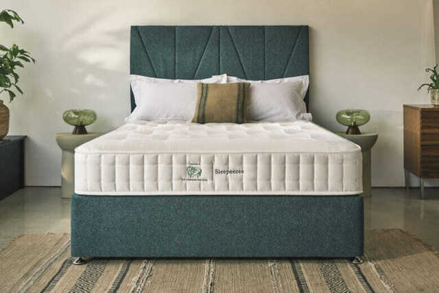 Sleepeezee Campaign for Wool Luxe 1200 Mattress, Super King