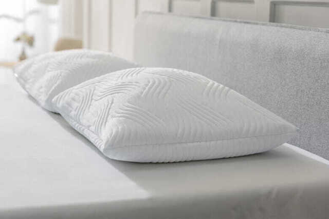 TEMPUR� Cloud� Pillow,