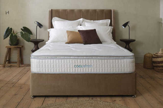 Sleepeezee Cool Refresh 2300 Memory Pillow Top Mattress, Small Double