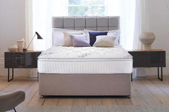 Sleepeezee Lasting Memory 1200 Pillow Top Mattress, Small Double