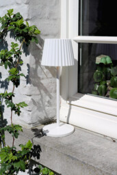 Justine Cottage Rechargeable Table lamp Outdoor - Battery - LED Dim. - 1x2W 2700K - IP54 - With wireless charging pad - White - thumbnail 5
