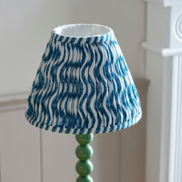Higgledy Gloss Cotswold Green Paint Table Lamp with Marlin Blue Fabric Ripple Shade 25cm E14 - thumbnail 5