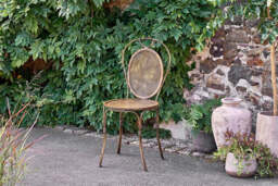 nkuku Parwaha Iron Bistro Dining Chair - Garden - One Size - Distressed Black
