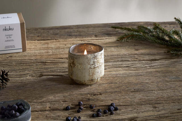 nkuku Juniper & Fir 1 Wick Scented Candle - Candles & Home Fragrance - Antique Gold
