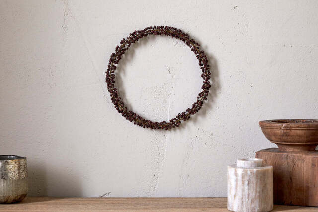 nkuku Tanu Mango Wood Beaded Wreath - Christmas Decorations - One Size - Brass & Ruby
