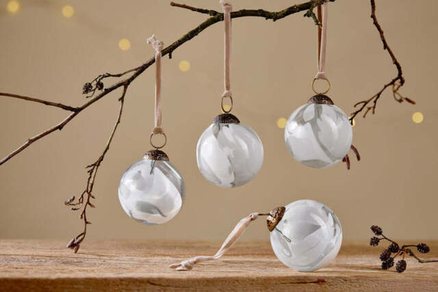 nkuku Lohara Baubles Set Of 4 - Christmas Decorations - White