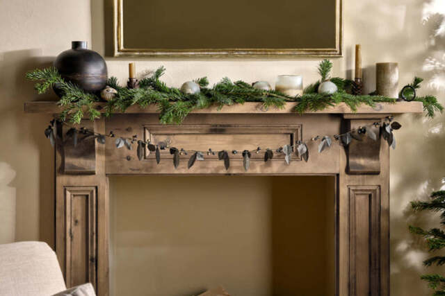 nkuku Tula Garland - Christmas Decorations - One Size - Deep Brass