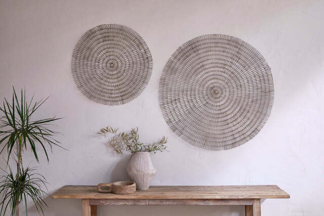 nkuku Rayan Wire Wall Art - Decorative Accessories - Small - Antique Brass