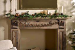 nkuku Ekiti Bauble Garland - Christmas Decorations - One Size - Antique Gold & Rust