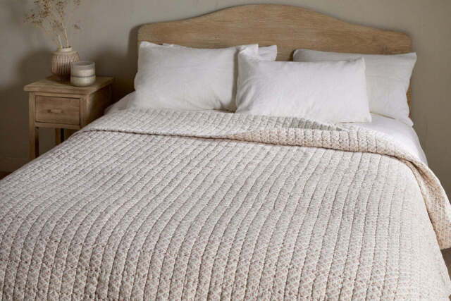 nkuku Peplu Cotton & Linen Screen Print Bed Quilt - Textiles - Rust - 220 x 140 cm