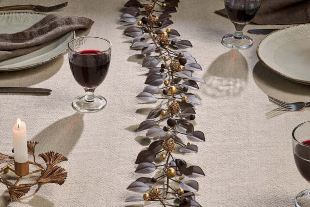 nkuku Ishana Garland - Christmas Decorations - One Size - Antique Brass