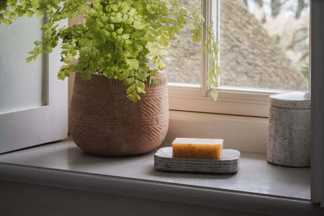 nkuku Asana Marble Soap Dish - Bathroom - One Size - Brown