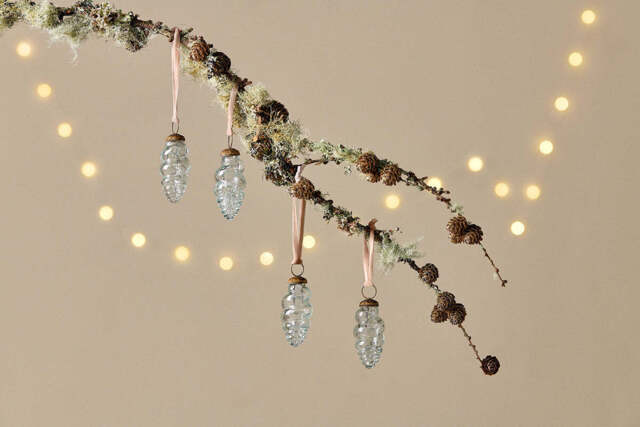 nkuku Khol Shell Baubles Set Of 4 - Christmas Decorations - Clear Antique