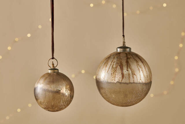 nkuku Konara Giant Bauble - Christmas Decorations - Large - Gold Crackle
