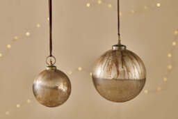 nkuku Konara Giant Bauble - Christmas Decorations - Large - Gold Crackle