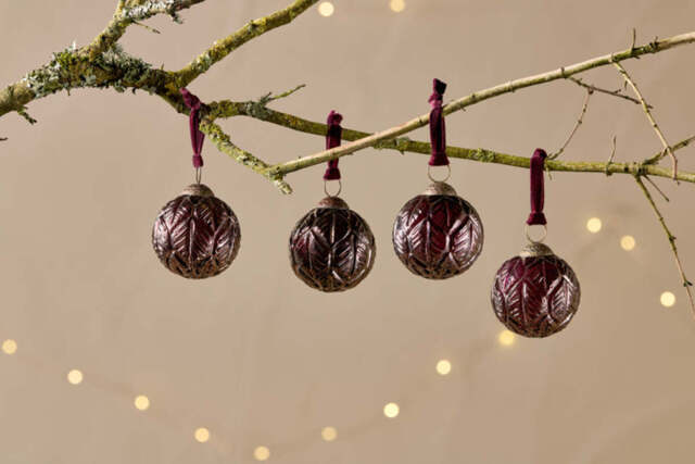 nkuku Patta Baubles Set Of 4 - Christmas Decorations - Burgundy