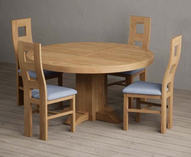 Helmsley 150cm Solid Oak Round Pedestal Dining Table with 4 Blue Natural Chairs